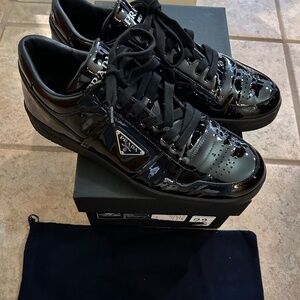 Men’s Prada, downtown Patent, leather triangle logo low top sneaker size 11